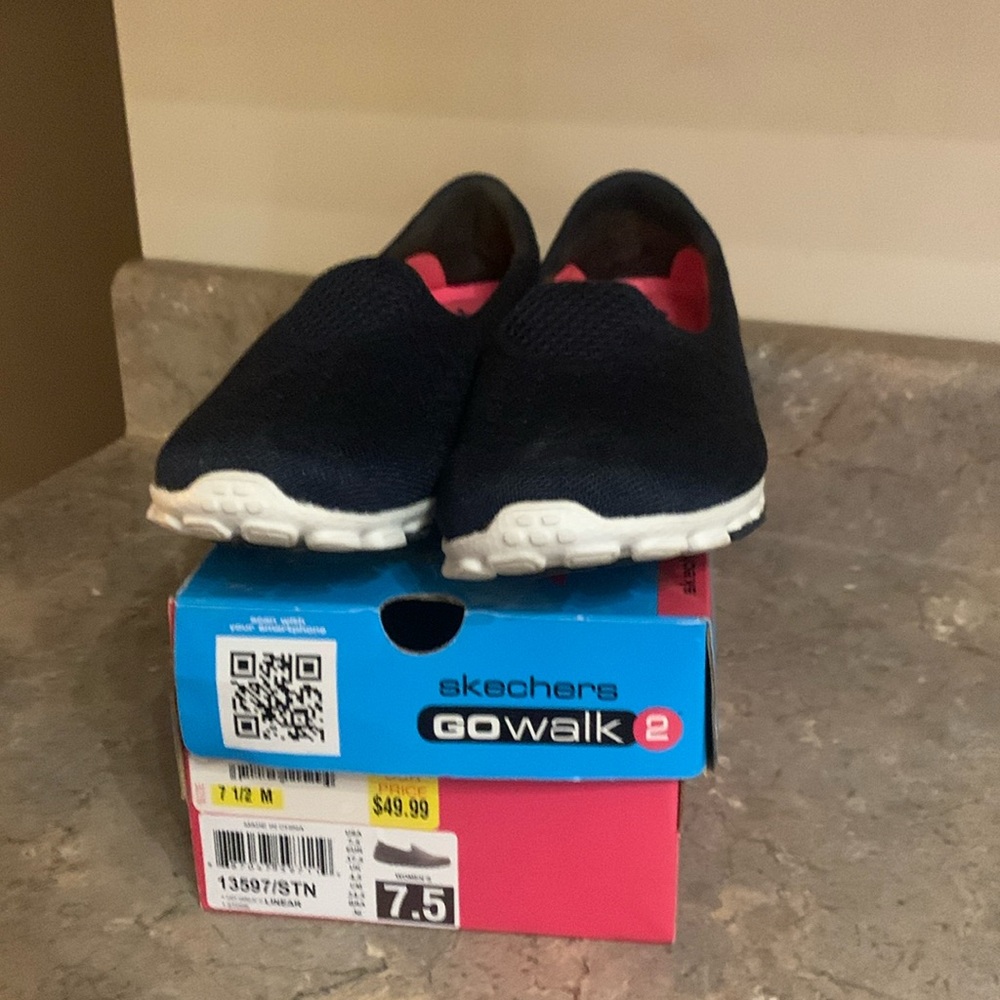 Skechers go walk shoes
